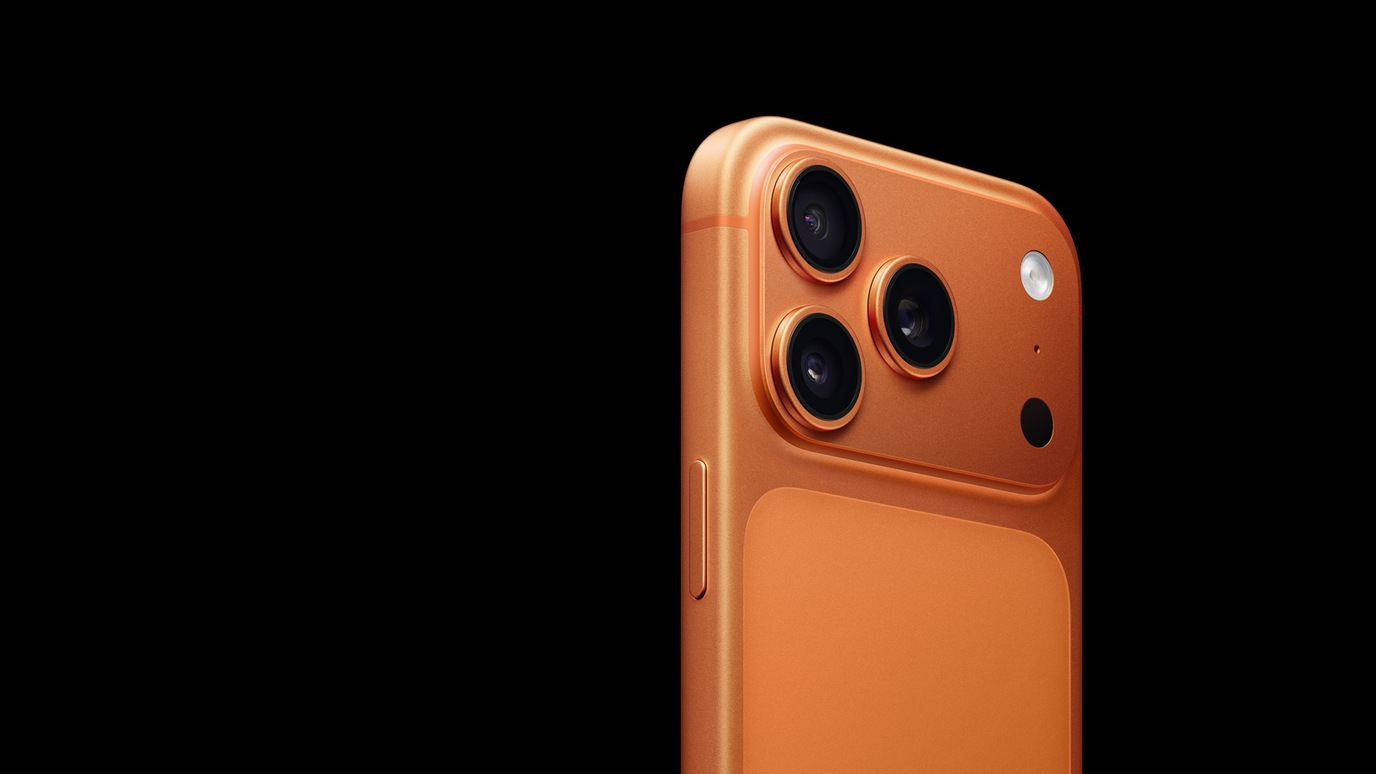 Apple iPhone 17 Pro Cosmic Orange