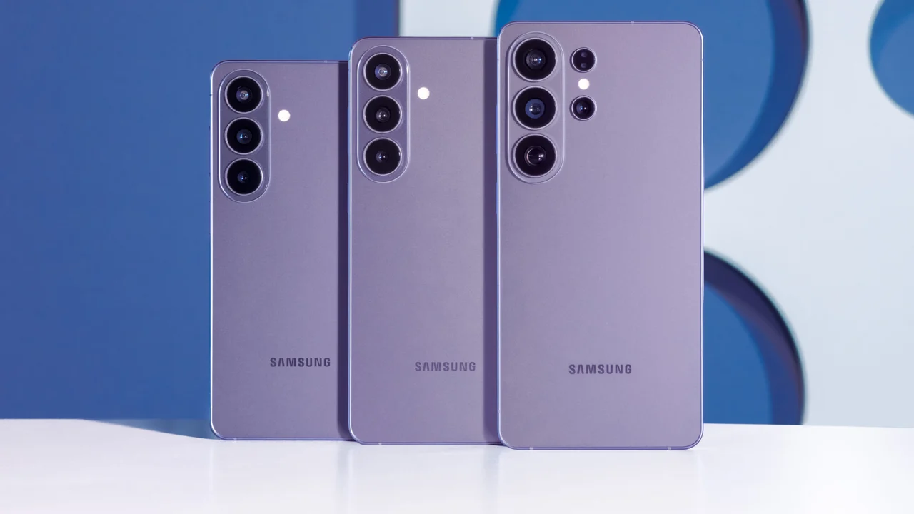 Samsung Galaxy S26, S26+ und S26 Ultra von hinten