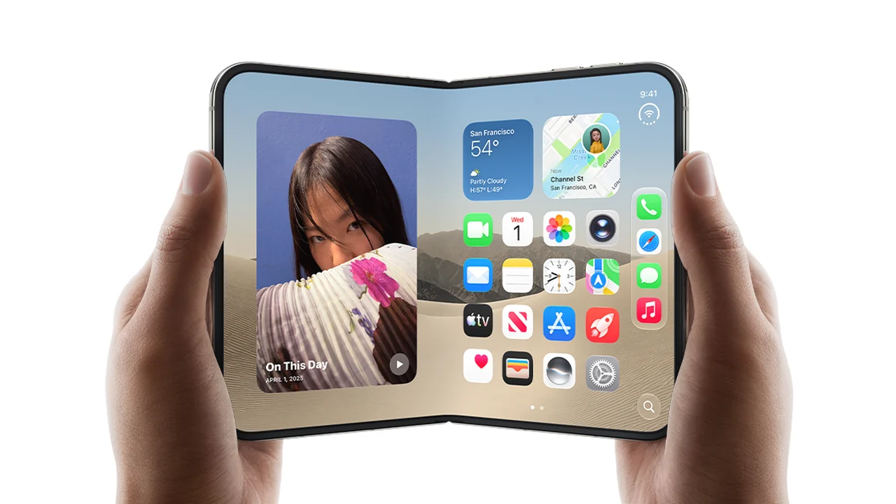 Aufgeklapptes iPhone Duo mit 7,6-Zoll-Innendisplay in zwei H&auml;nden
